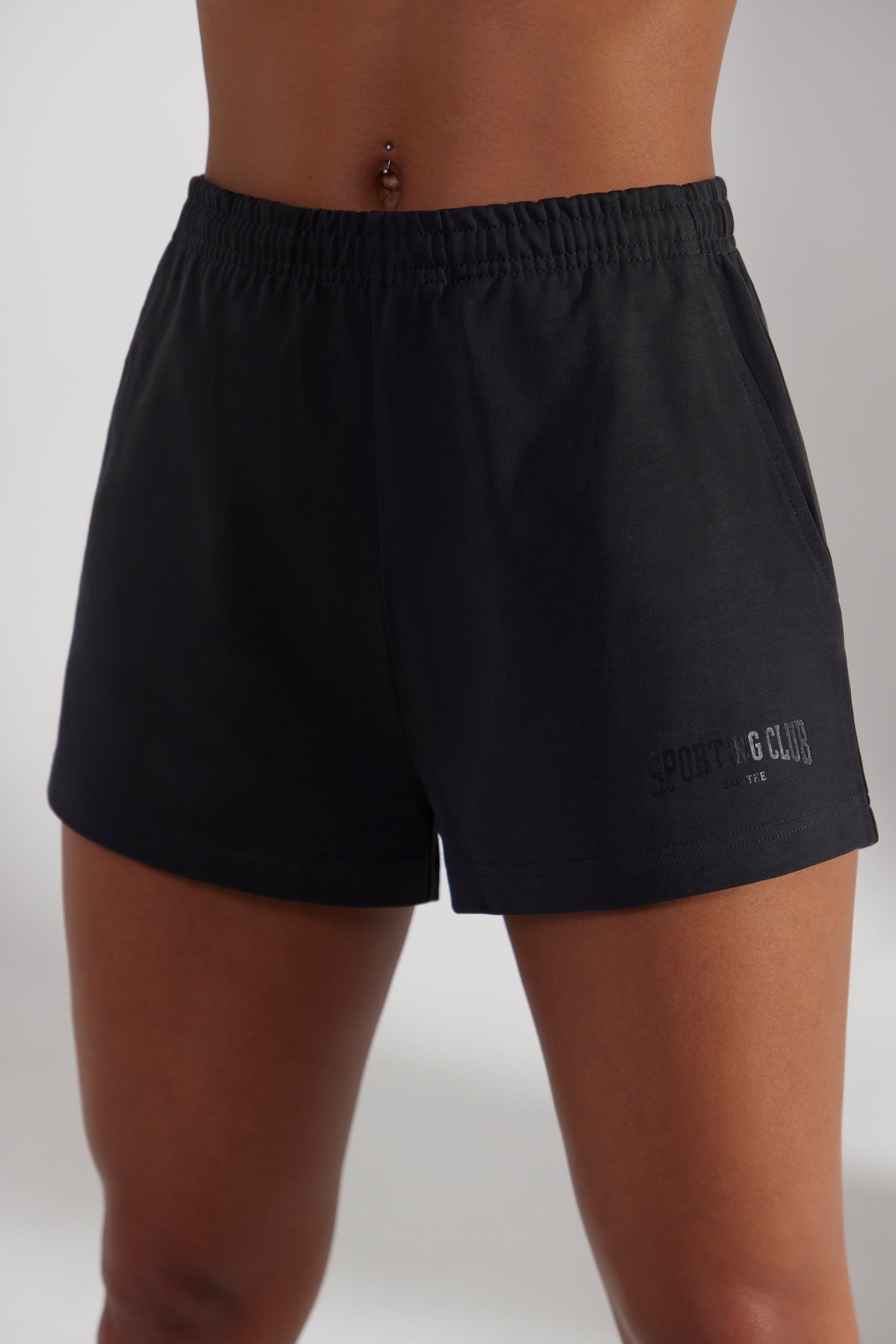 Sweat Shorts in Washed Black