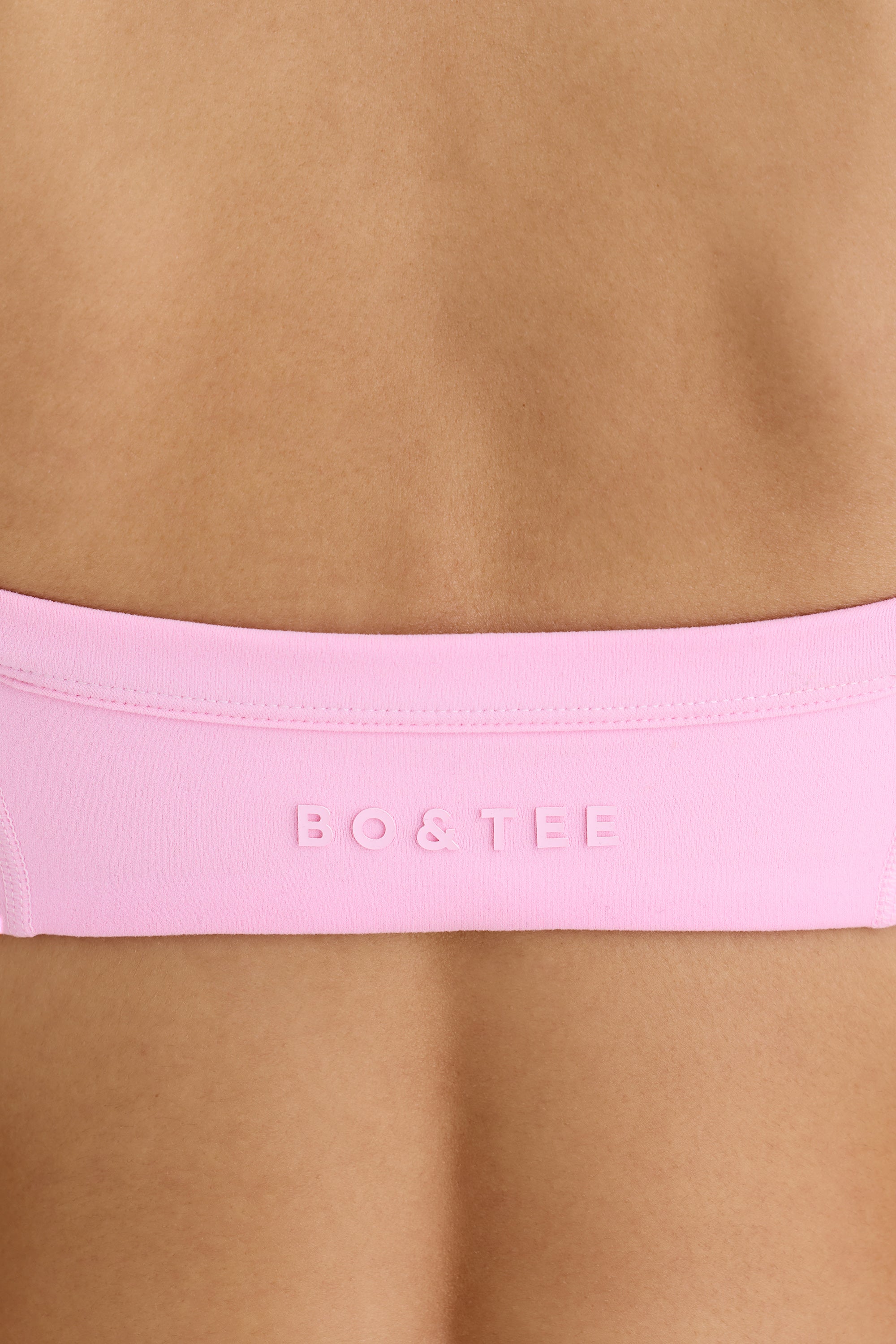 Soft Active Contrast-Trim Sports Bra in Bubblegum Pink