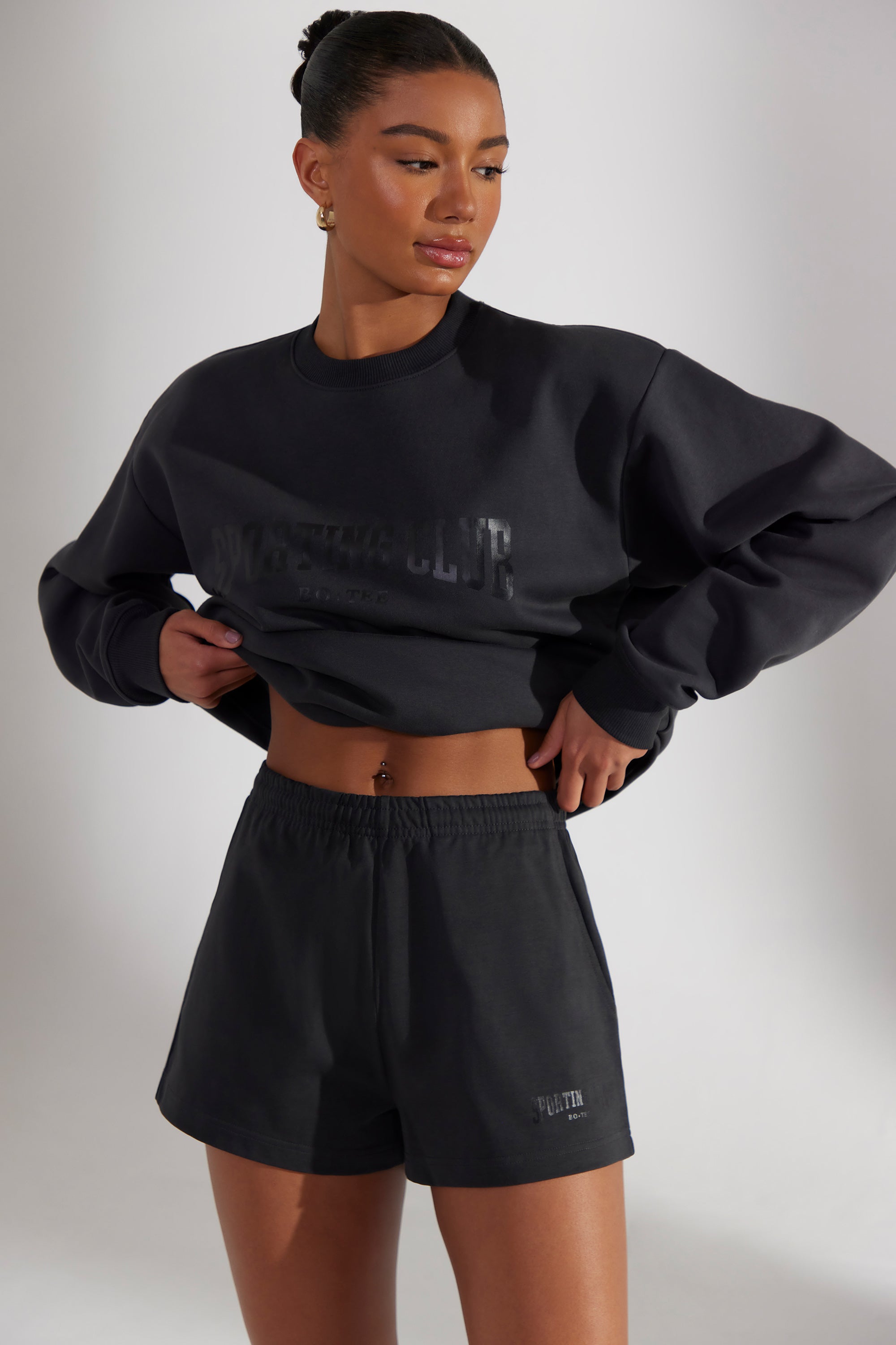 Sweat Shorts in Washed Black