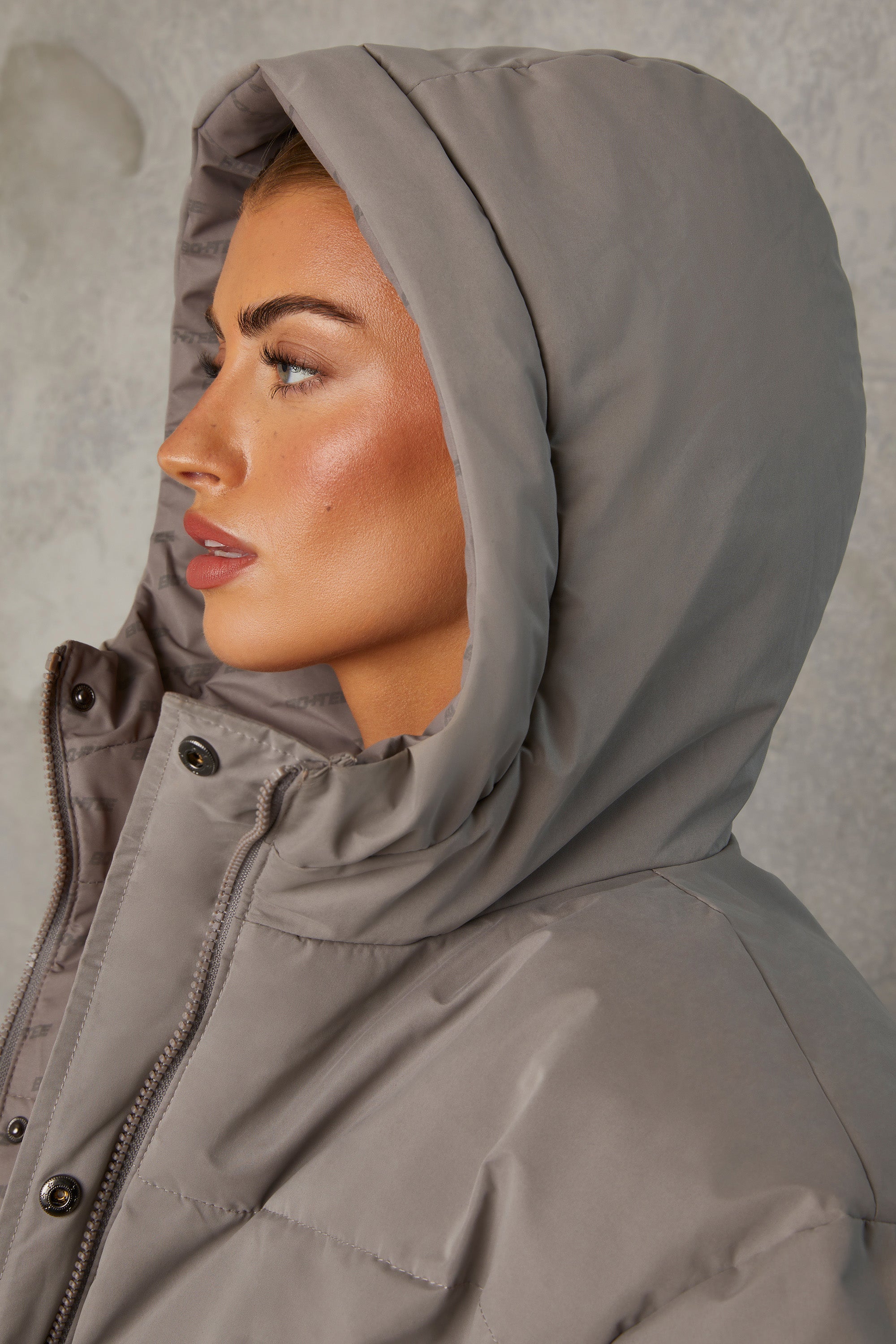 Reversible Hooded Puffer Jacket in Warm Grey