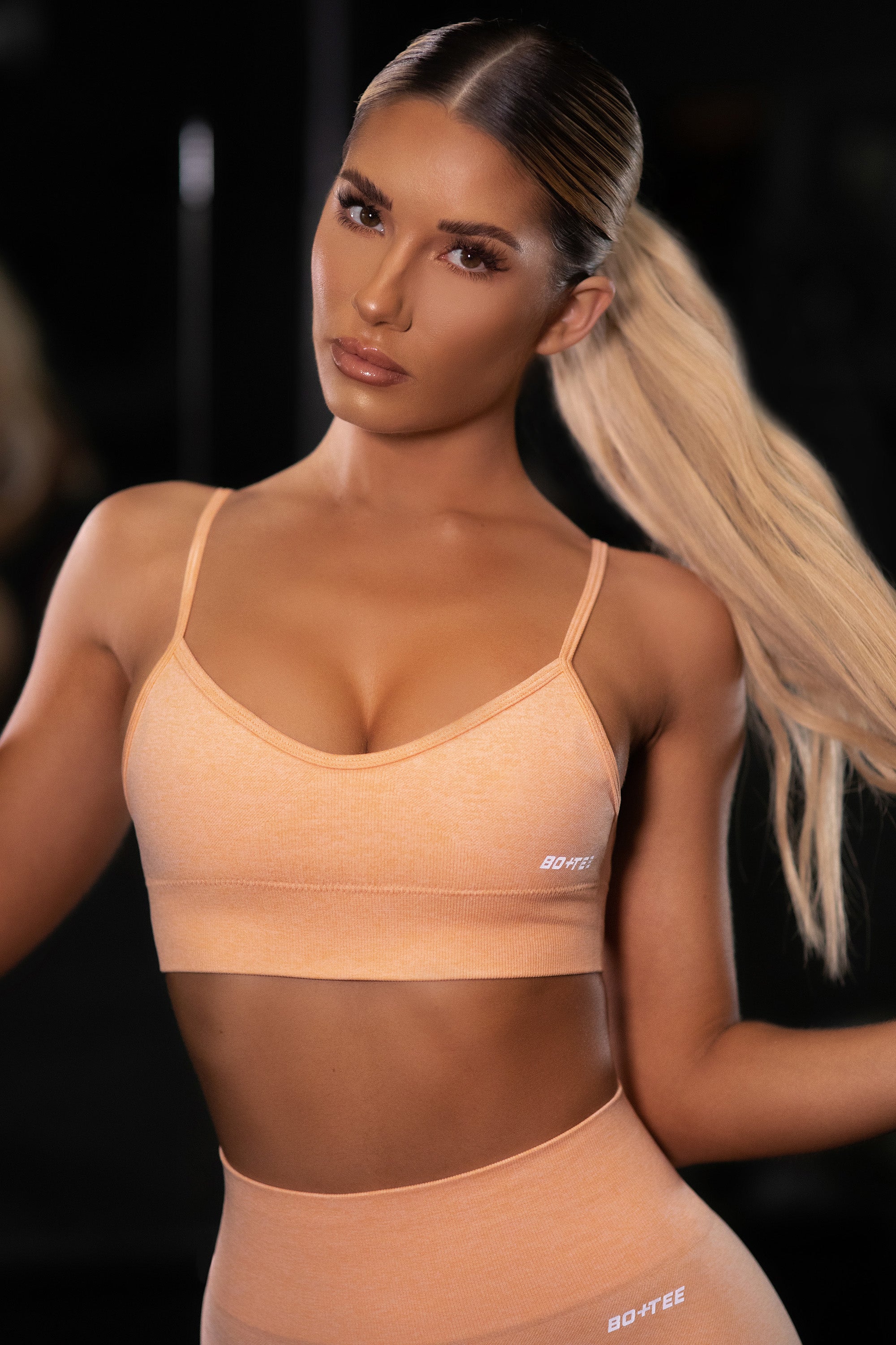 Empower Seamless V Neck Sports Bra in Peach