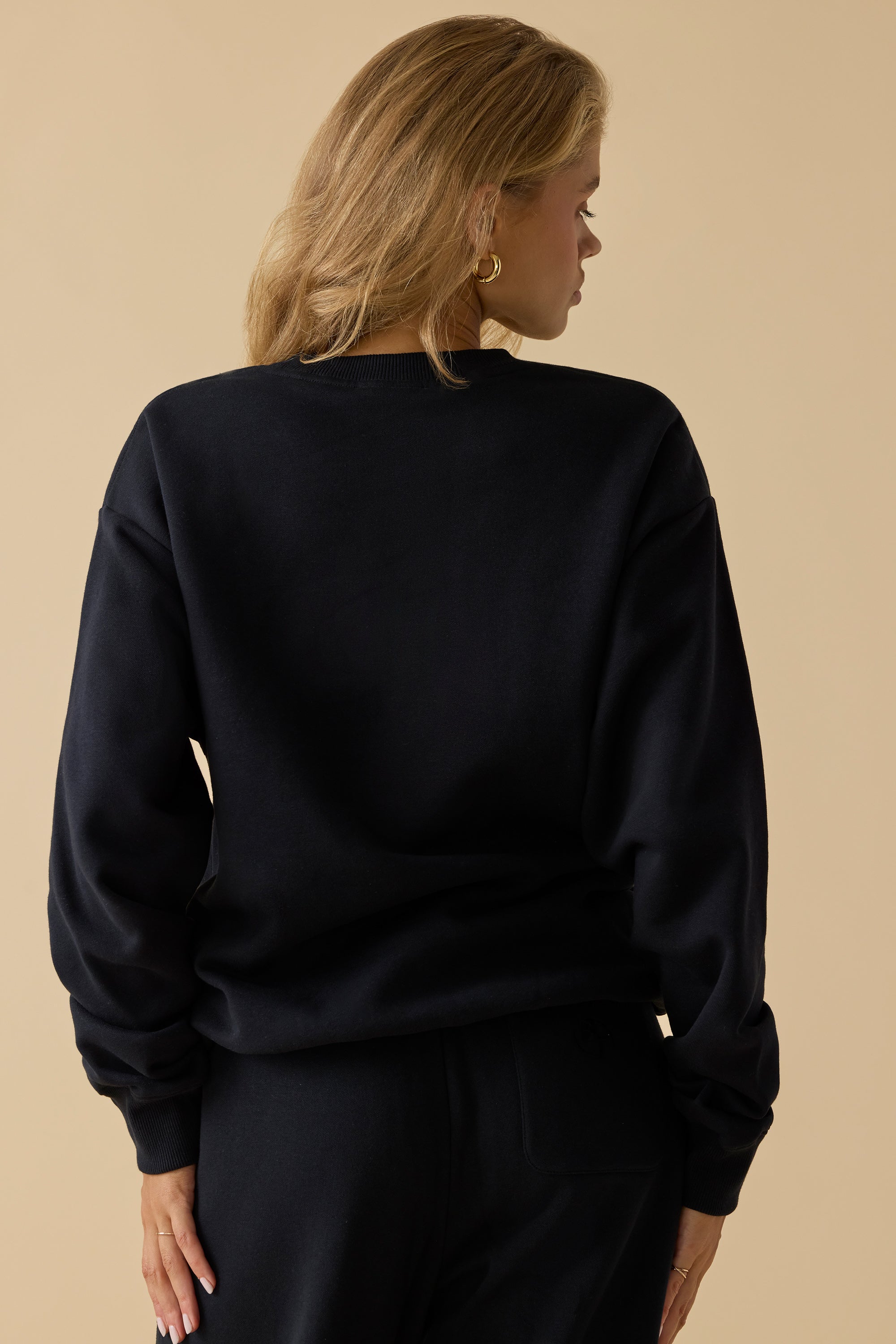 Oversized Crew Neck Sweatshirt in Black