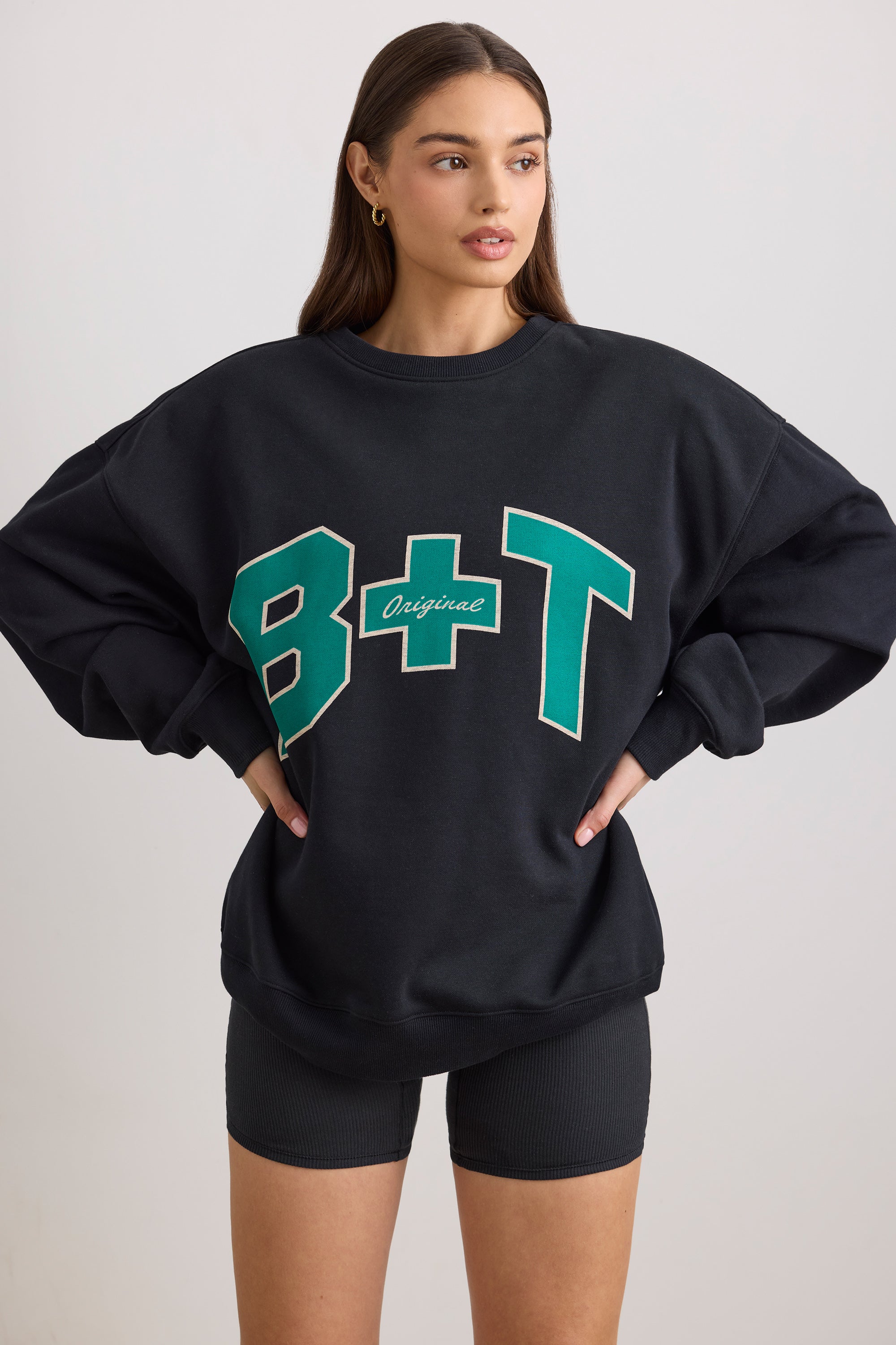 Oversized Crew Neck Sweatshirt in Black