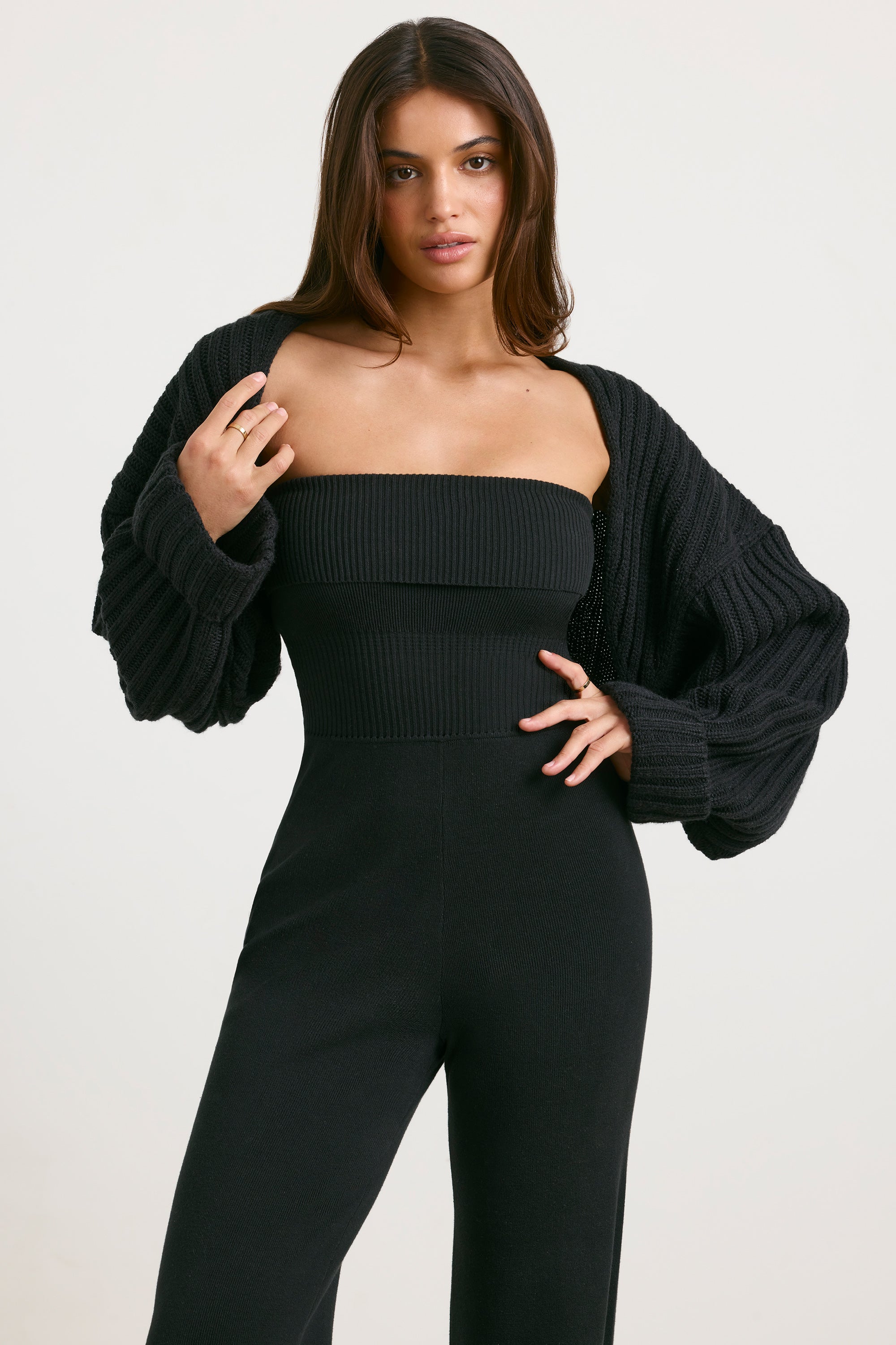 Chunky Knit Shrug in Black