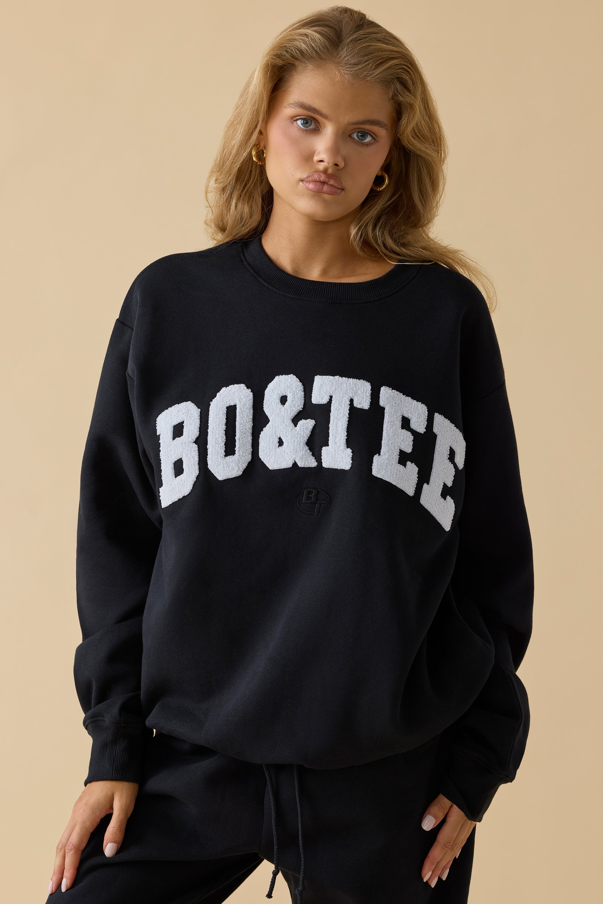 Oversized Crew Neck Sweatshirt in Black