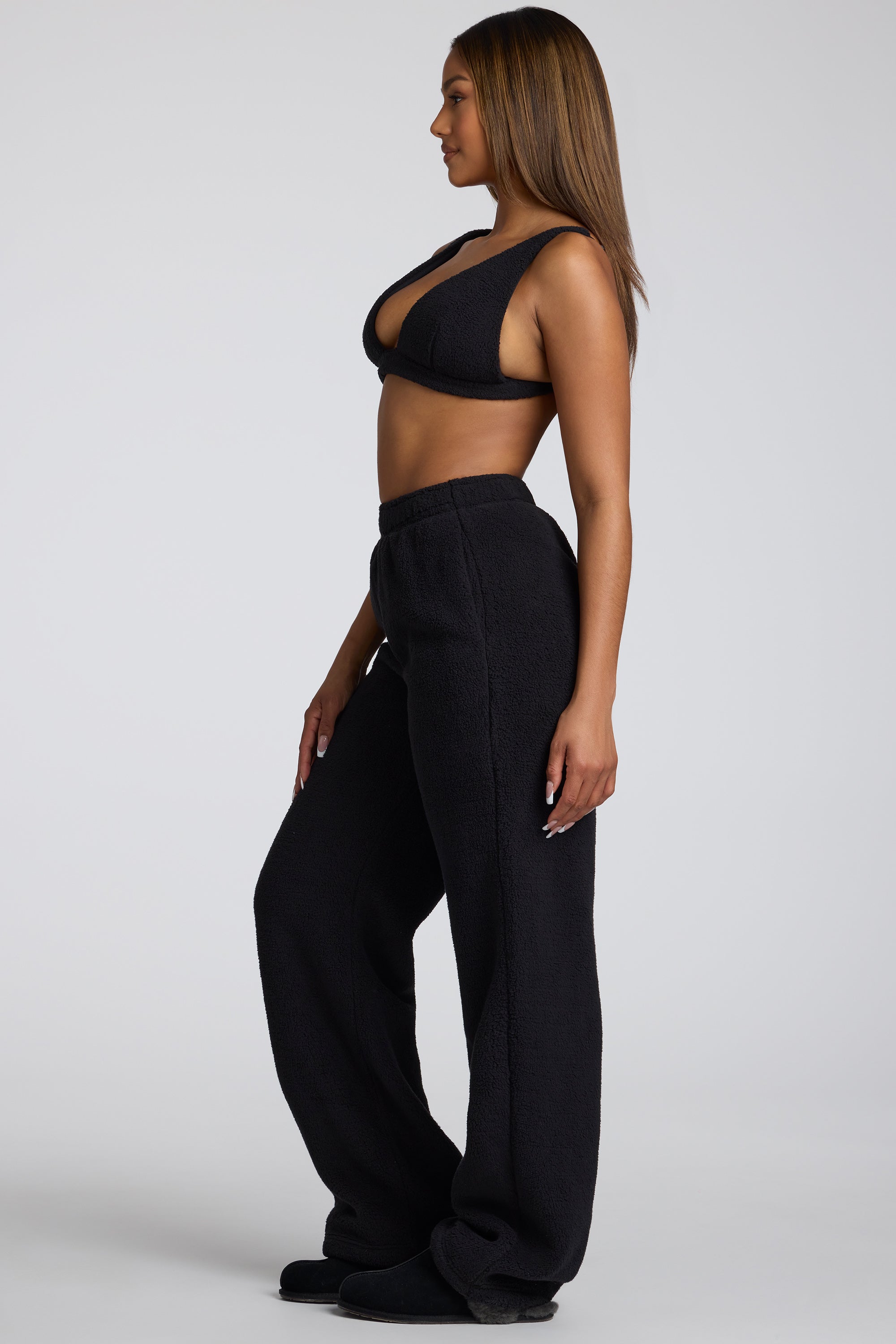 Low Rise Straight Leg Fleece Joggers in Black