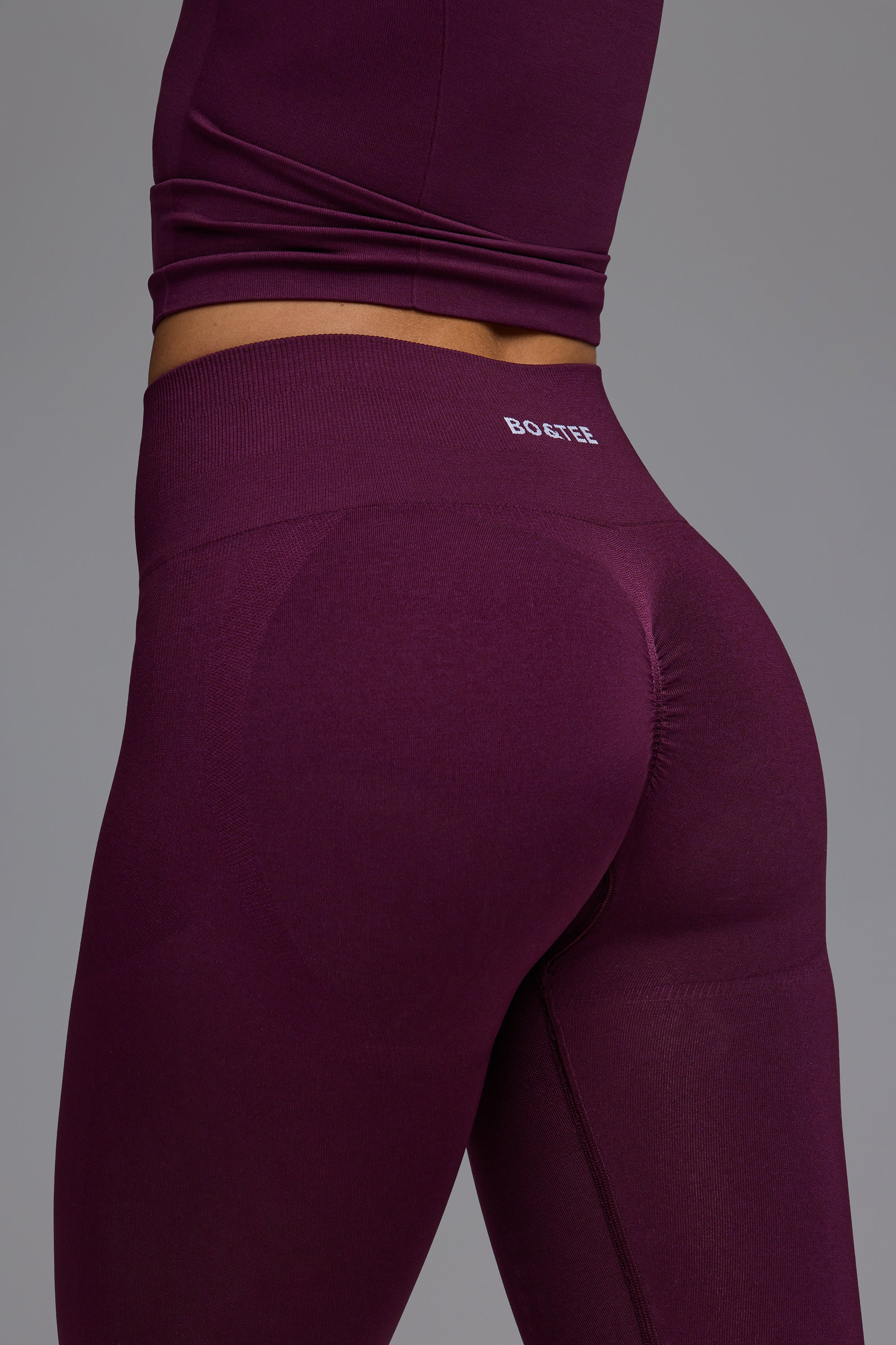 Define Luxe High-Waist Leggings in Grape