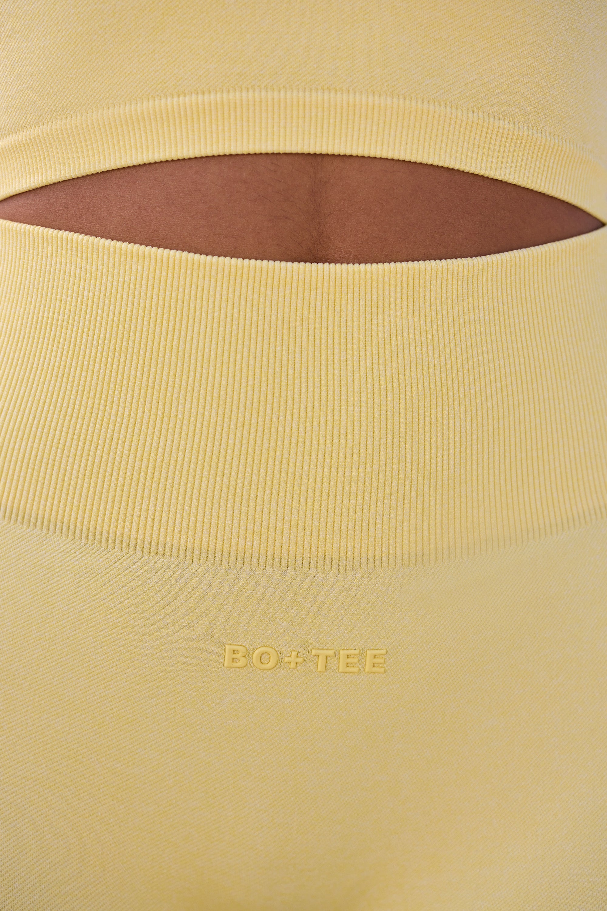 Super Sculpt Seamless Leggings in Soft Yellow