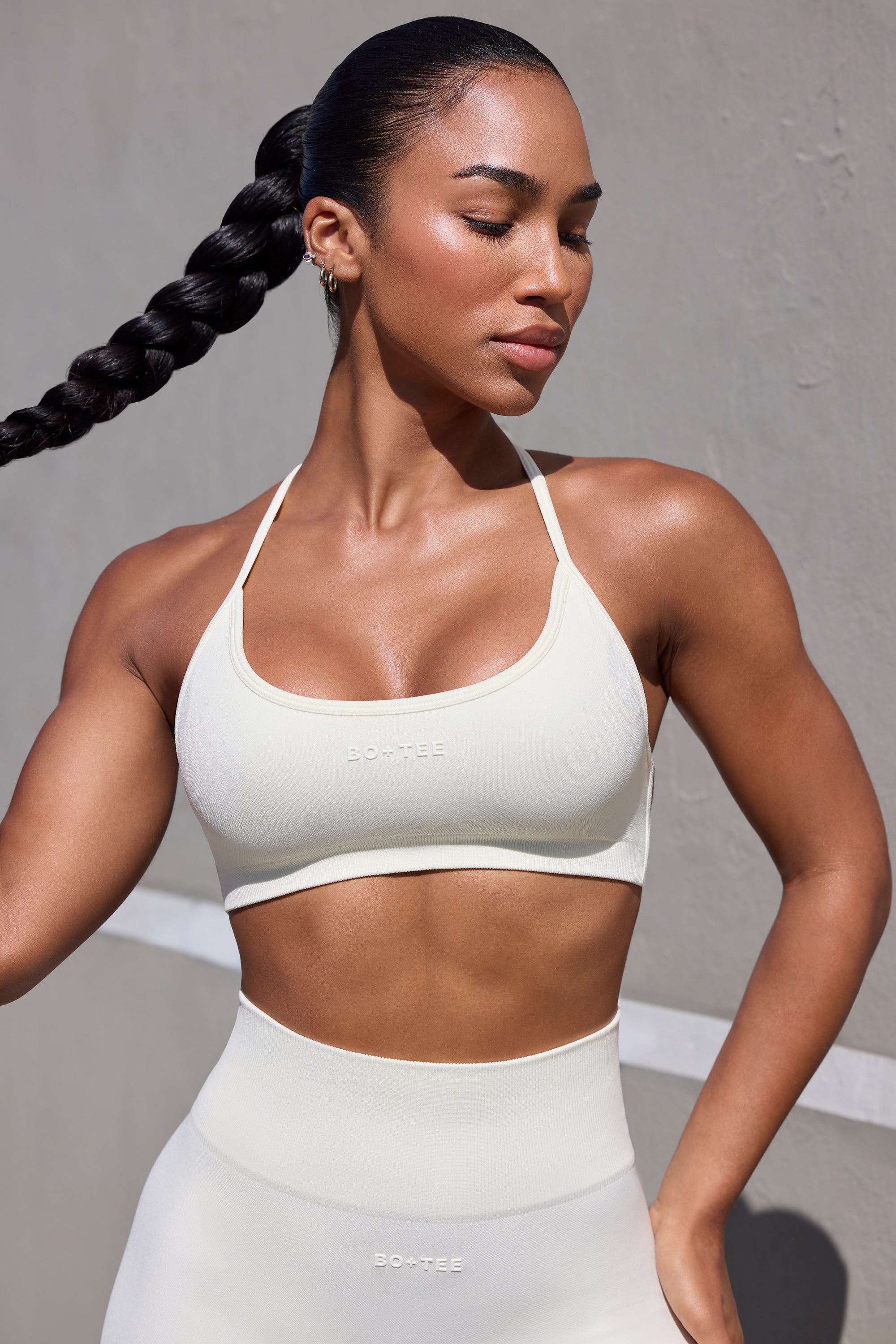 Super Sculpt Seamless Open Back Sports Bra in Eggshell