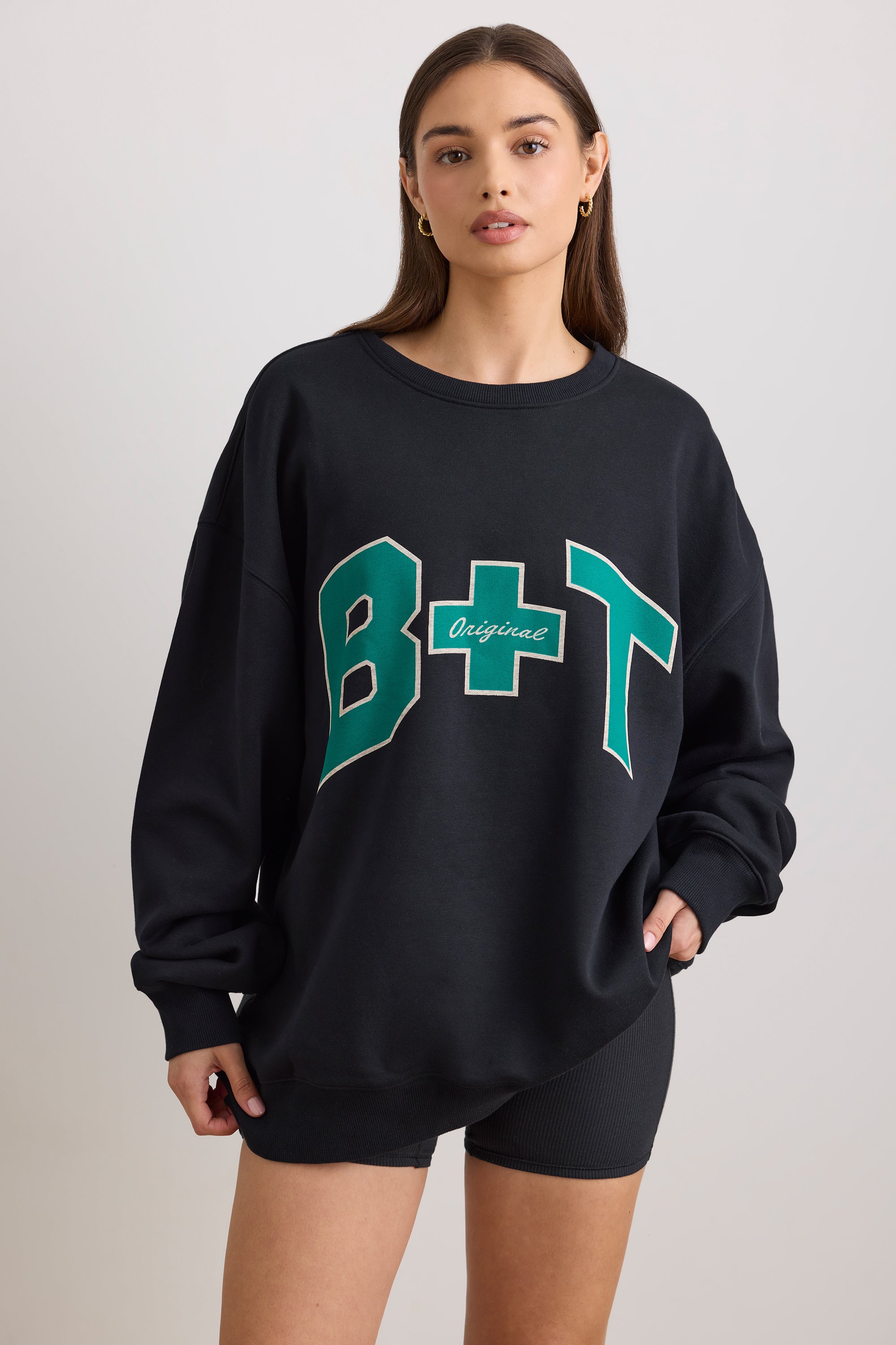 Oversized Crew Neck Sweatshirt in Black