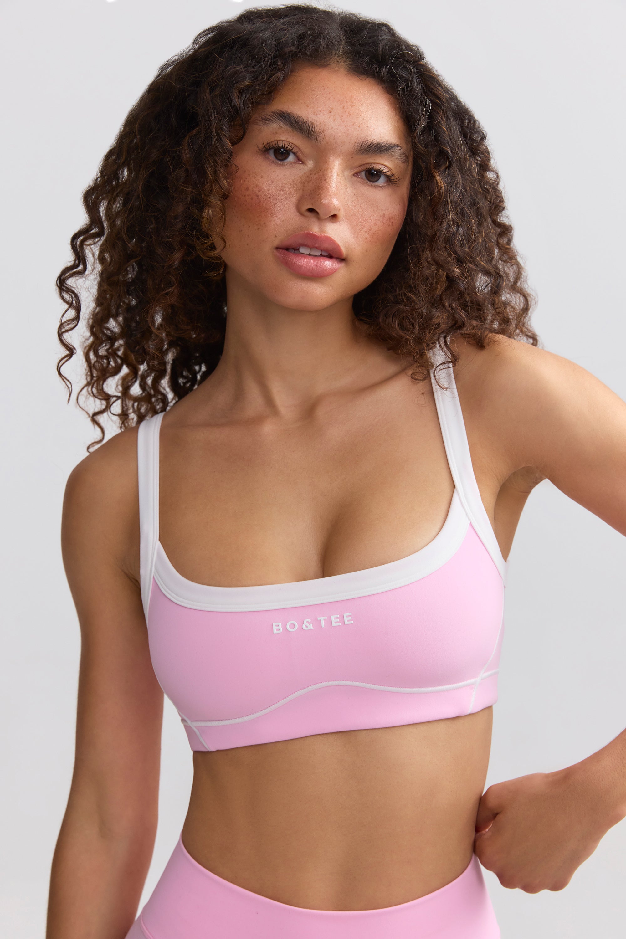 Soft Active Contrast-Trim Sports Bra in Baby Pink