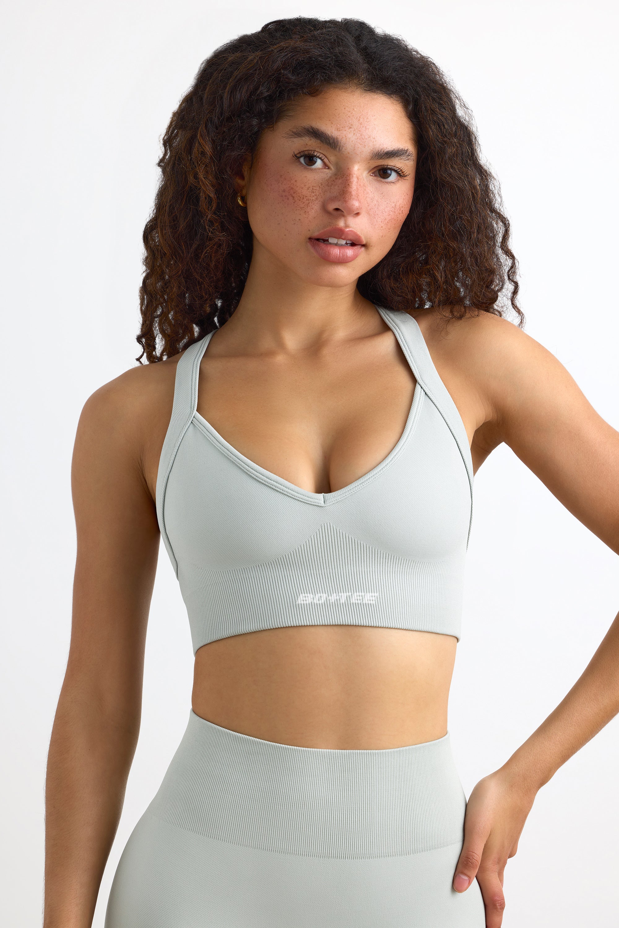 Super Sculpt Seamless Cross Back Sports Bra in Fog